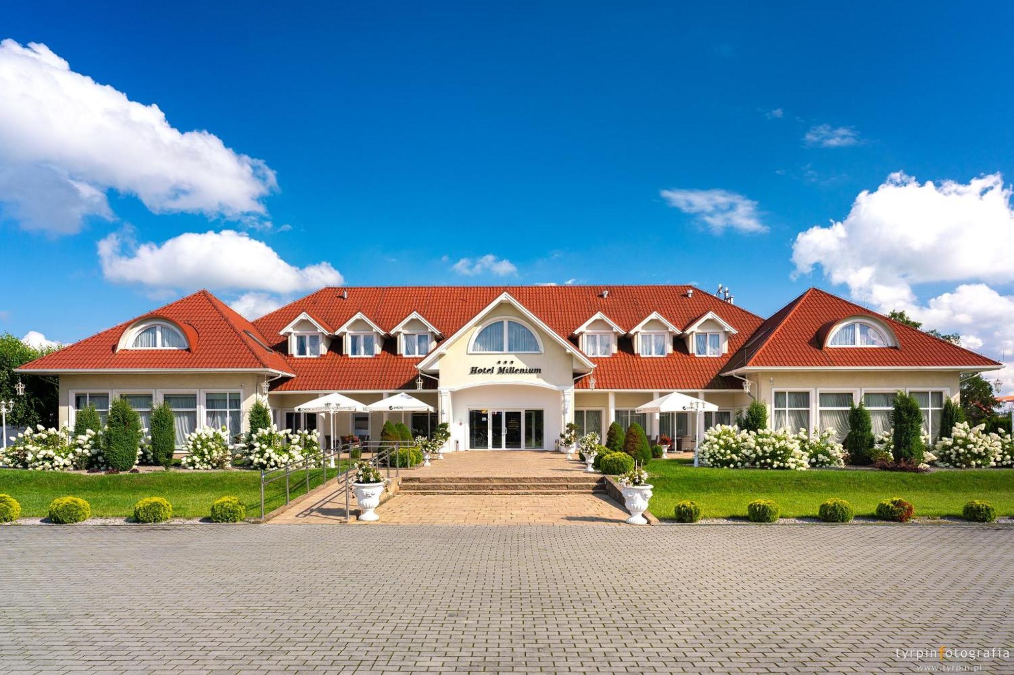 Hotel Millenium Gora Motyczna ภายนอก รูปภาพ