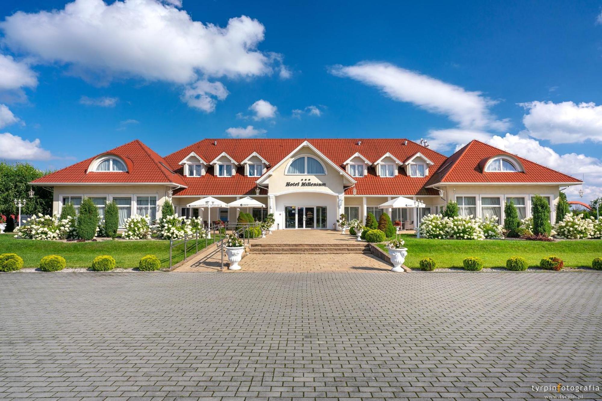 Hotel Millenium Gora Motyczna ภายนอก รูปภาพ