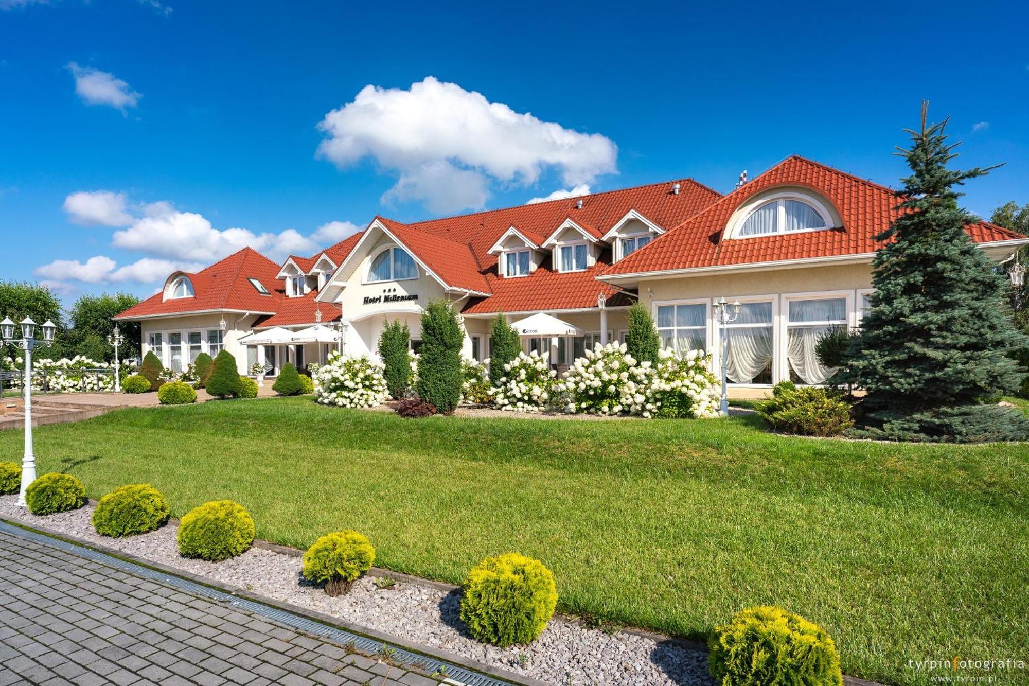 Hotel Millenium Gora Motyczna ภายนอก รูปภาพ