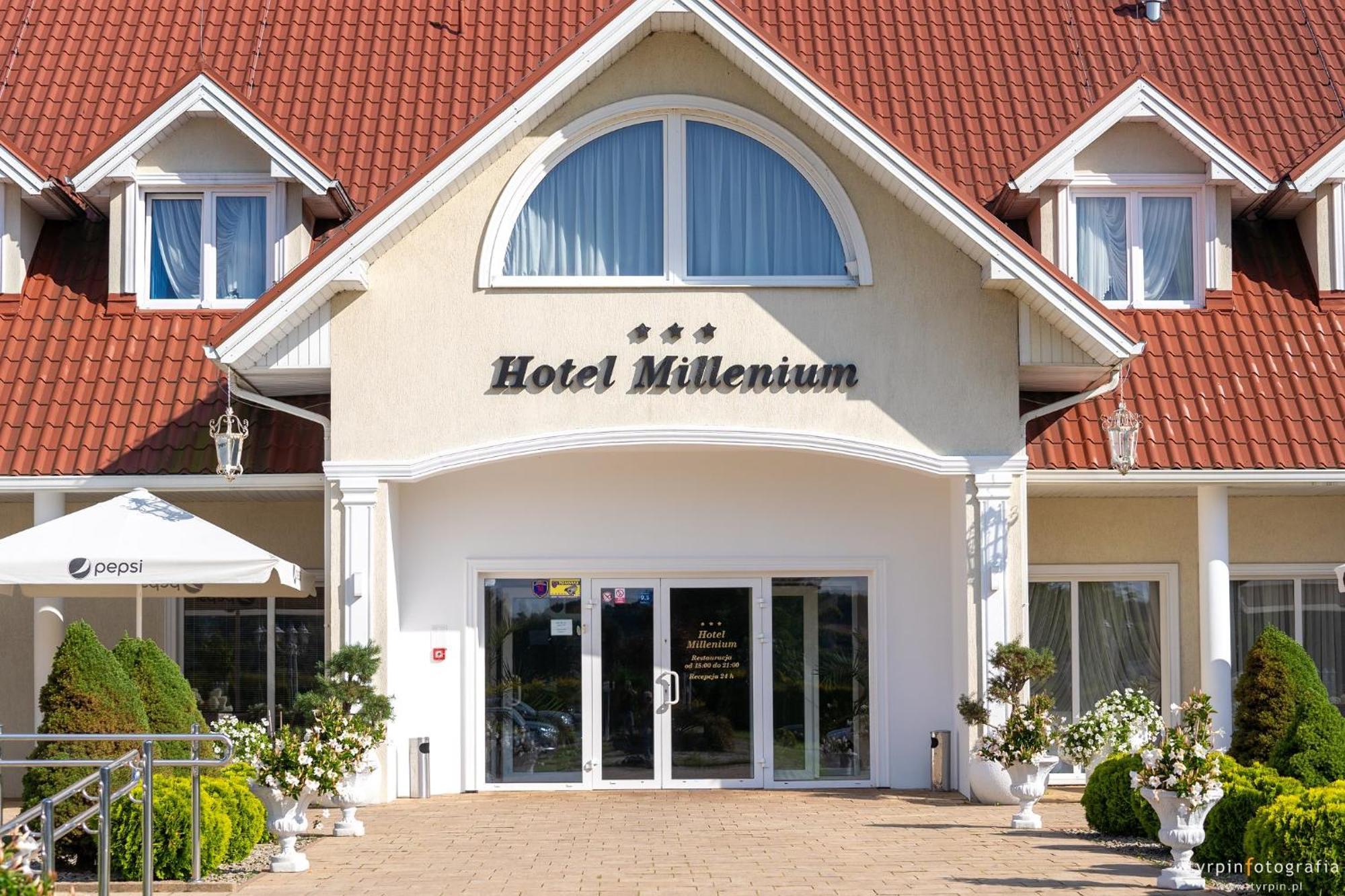 Hotel Millenium Gora Motyczna ภายนอก รูปภาพ