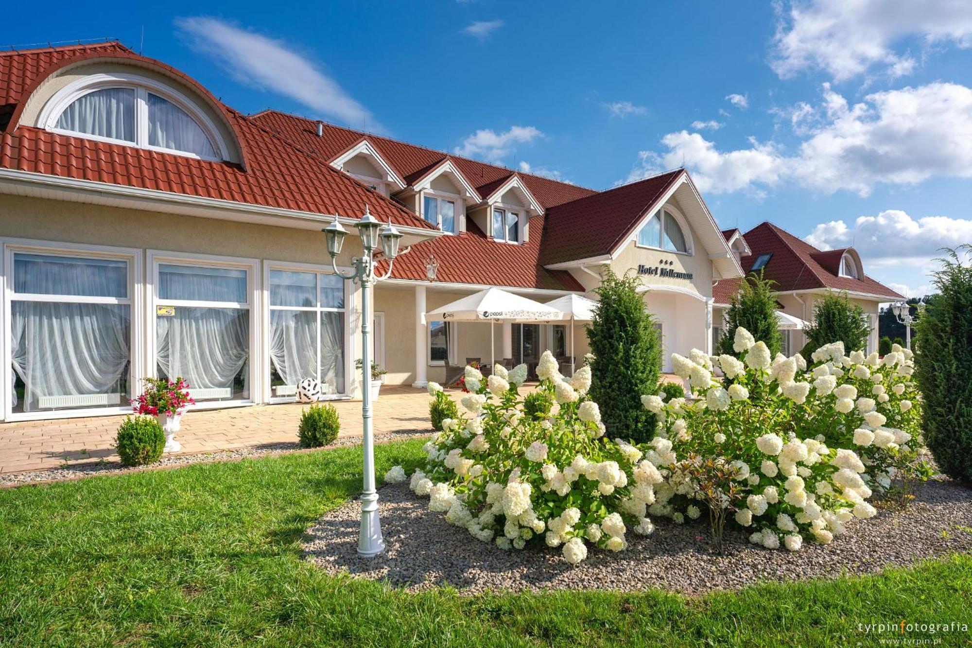 Hotel Millenium Gora Motyczna ภายนอก รูปภาพ